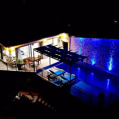 Deniz Manzarali Balayi Villasi 2~ Hotel
