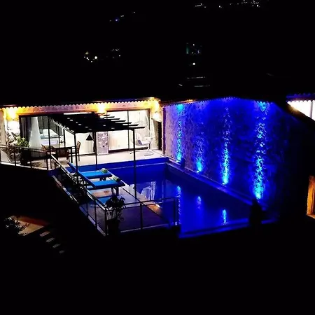 Deniz Manzarali Balayi Villasi 2~ Hotel Kaş